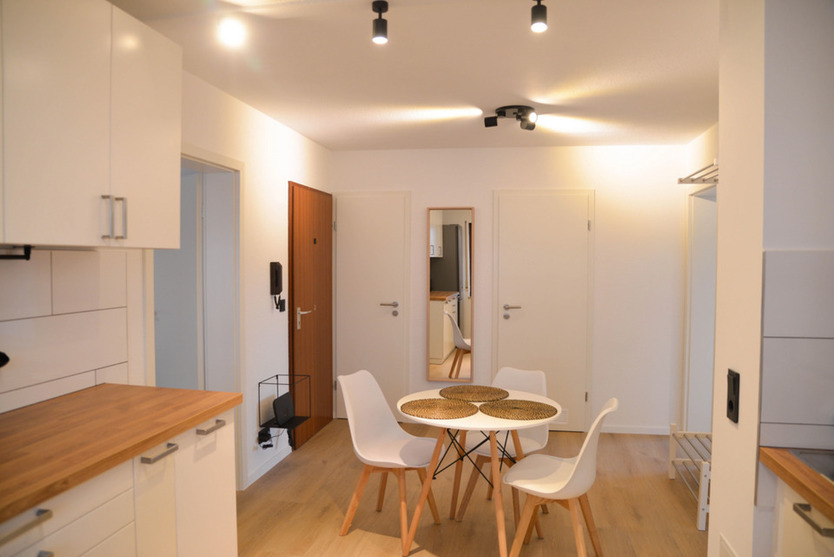 Großes WG-Zimmer mit Balkon in 3er-WG