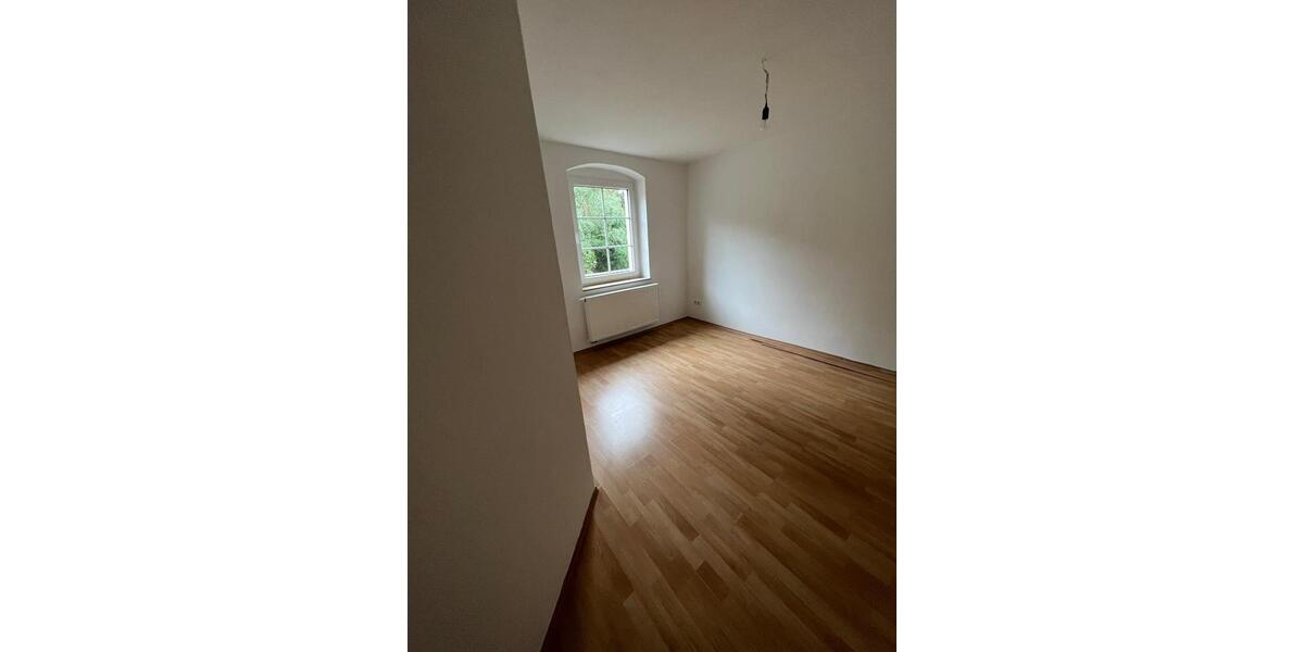 Etagenwohnung Bernsdorf - 3 Zimmer, 59 m&sup2;, 300&euro; | Angebot:24598516