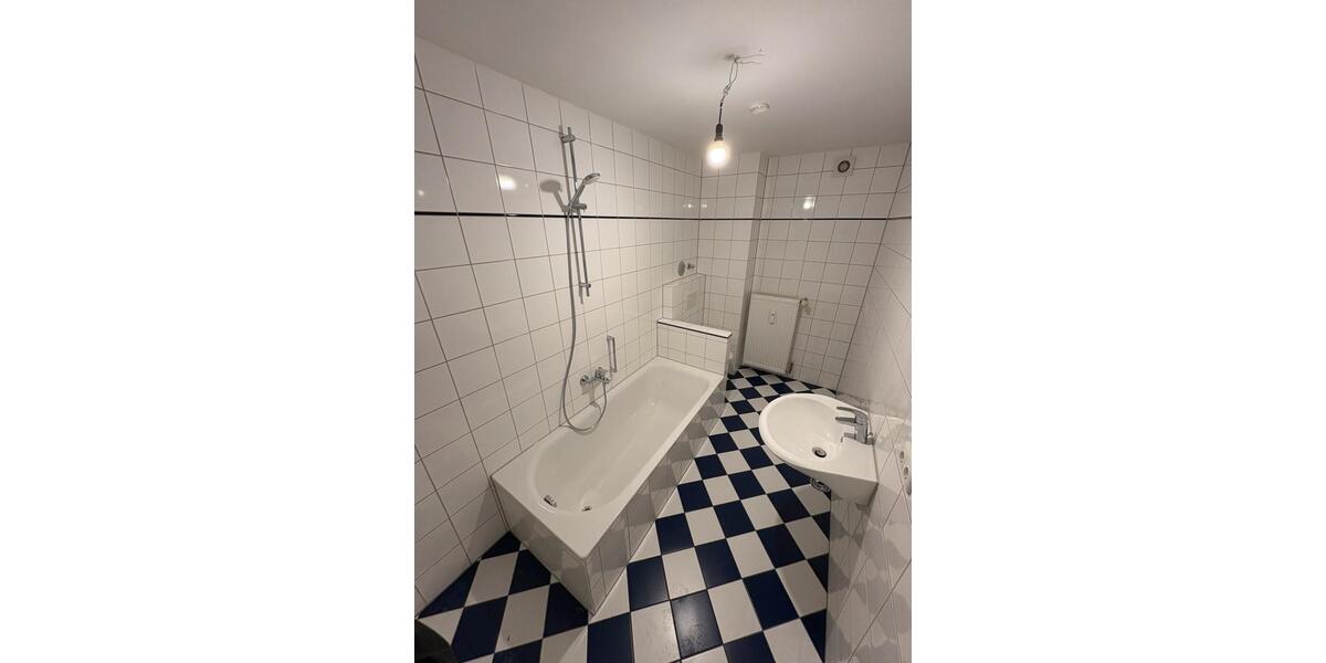 Etagenwohnung Burghausen - 3 Zimmer, 70 m&sup2;, 990&euro; | Angebot:24754012
