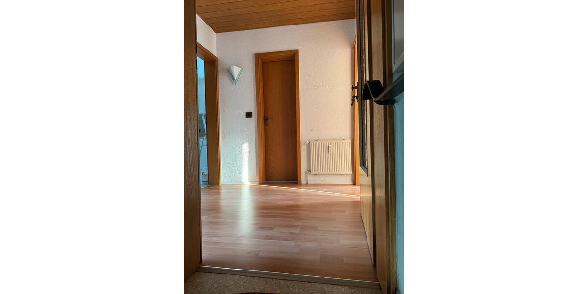 Dachgeschoßwohnung Wiehl - 1 Zimmer, 100 m&sup2;, 950&euro; | Angebot:26153584