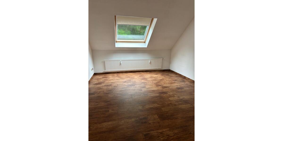 Dachgeschoßwohnung Trier Kürenz - 1 Zimmer, 20 m&sup2;, 370&euro; | Angebot:25960130