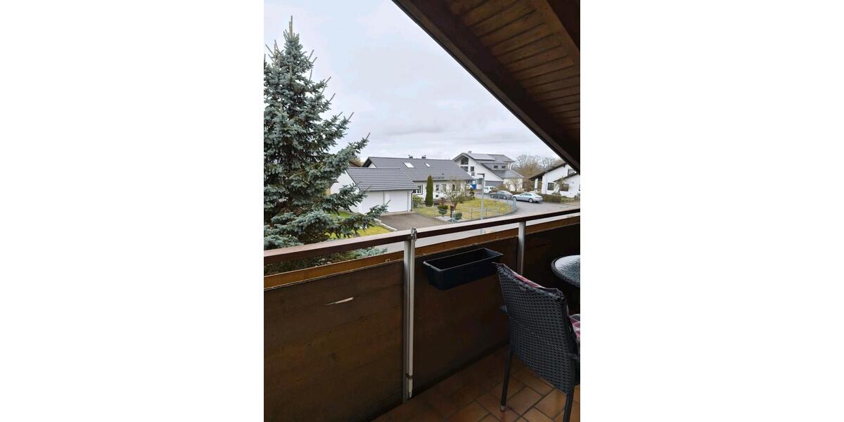 Dachgeschoßwohnung Laupheim - 3 Zimmer, 105 m&sup2;, 950&euro; | Angebot:25334980