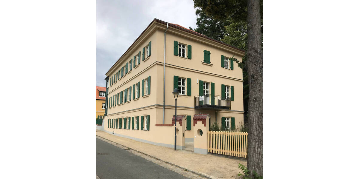 Etagenwohnung Radebeul Oberlößnitz - 3 Zimmer, 151 m&sup2;, 1.850&euro; | Angebot:25668402