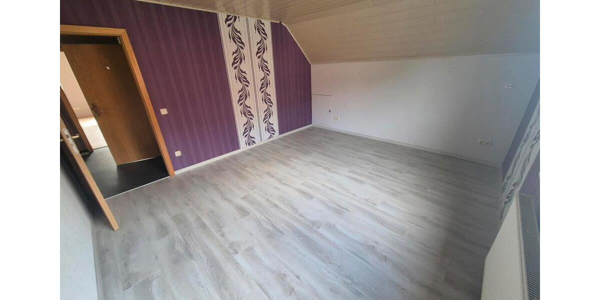 Etagenwohnung Kirchhain - 3 Zimmer, 90 m&sup2;, 900&euro; | Angebot:26293236