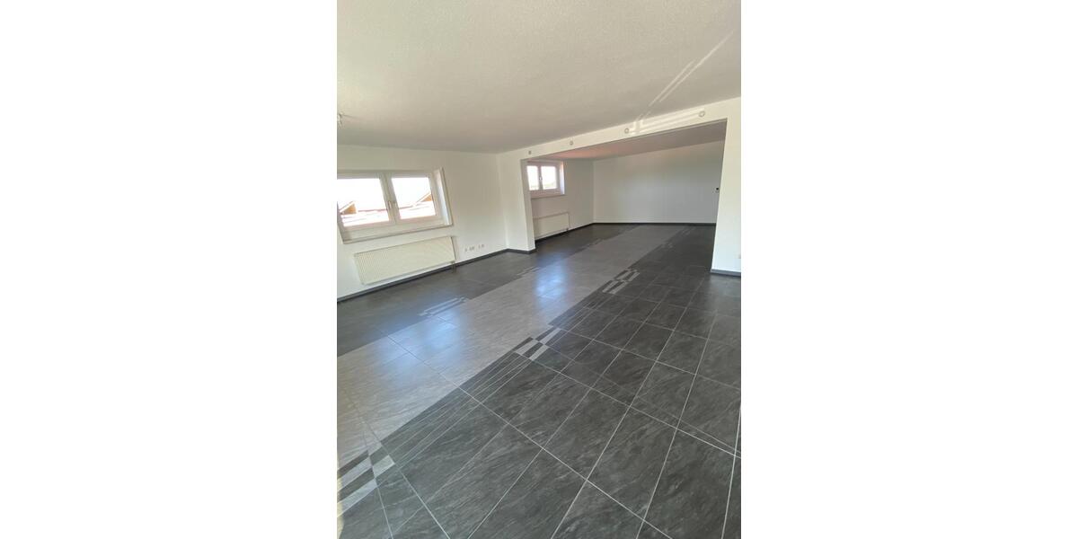 Etagenwohnung Vorbach - 3 Zimmer, 145 m&sup2;, 1.030&euro; | Angebot:24658417