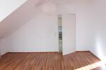 Dachgeschoßwohnung Hof Altstadt - 2 Zimmer, 73 m&sup2;, 400&euro; | Angebot:26586615