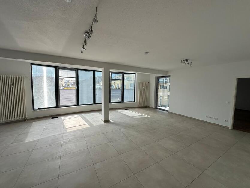 Zwei Zimmerwohnung 94 m2 in 53894 zu vermieten