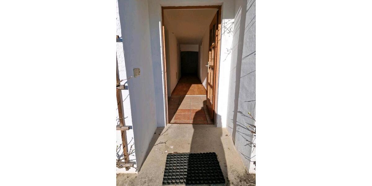 Erdgeschoßwohnung Gangkofen - 3 Zimmer, 131 m&sup2;, 850&euro; | Angebot:26038541