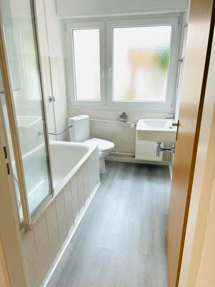 stilvolle, renovierte 3-Zimmerwohnung mit Balkon in Karlsruhe zimmer