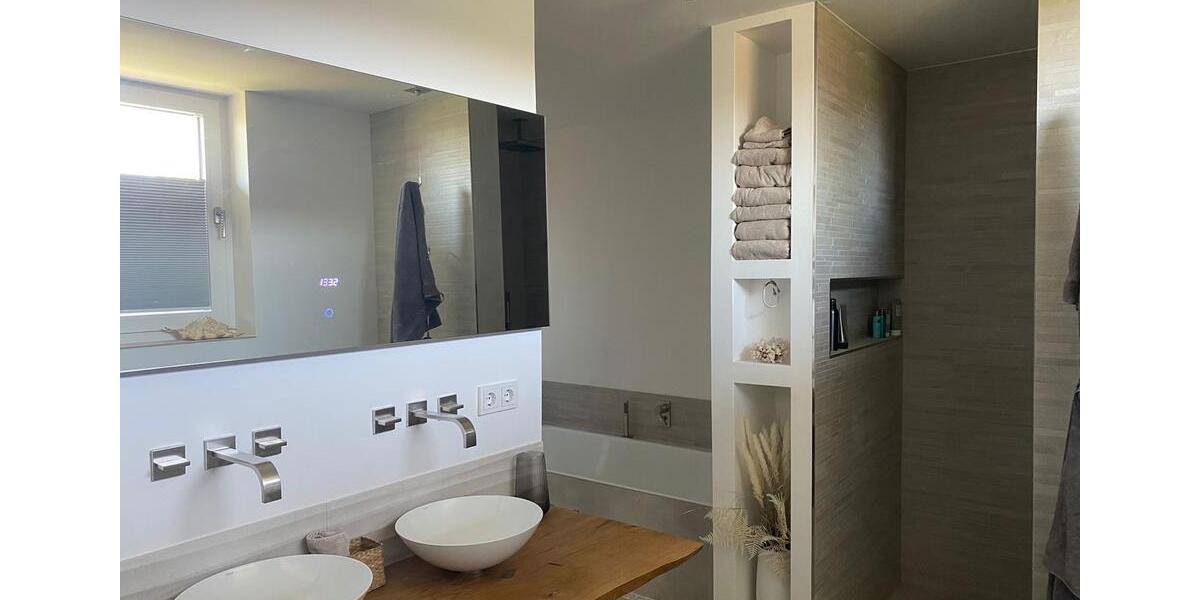 Bungalow Bad Segeberg - 5 Zimmer, 170 m&sup2;, 2.500&euro; | Angebot:26593936