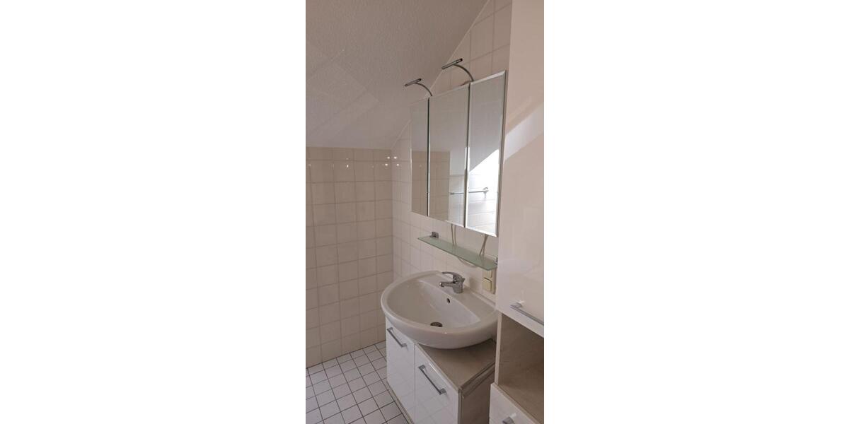 Wunderschöne 2 Zimmer Dachgeschosswohnung - Dachgeschoßwohnung Waldeck Hess | Angebot:26153370