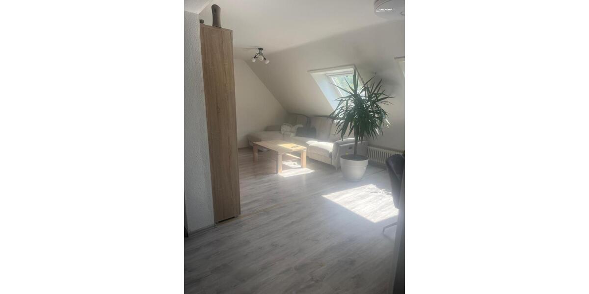 Dachgeschoßwohnung Pforzheim - 4.5 Zimmer, 94 m&sup2;, 1.200&euro; | Angebot:26322306