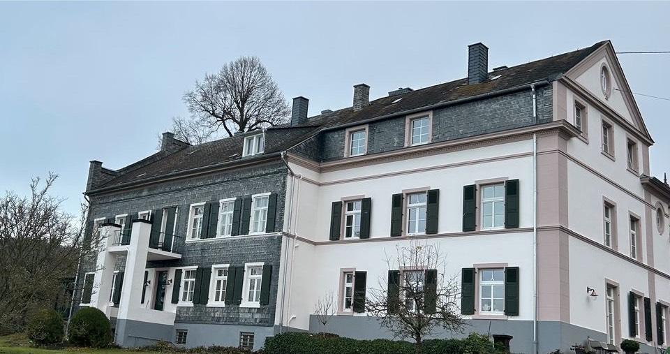 Dachgeschoßwohnung Koblenz Arenberg-Immendorf - 4 Zimmer, 145 m&sup2;, 1.740&euro; | Angebot:24671858