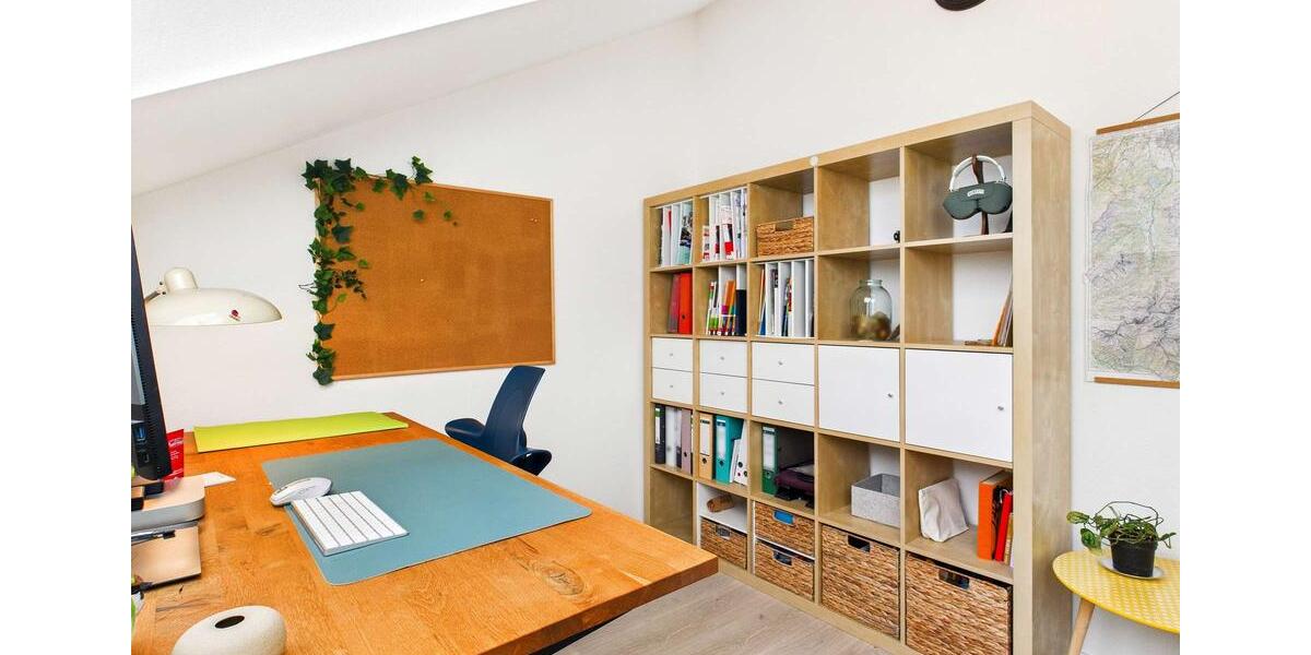 Dachgeschoßwohnung Kornwestheim - 4 Zimmer, 94 m&sup2;, 1.880&euro; | Angebot:24663488