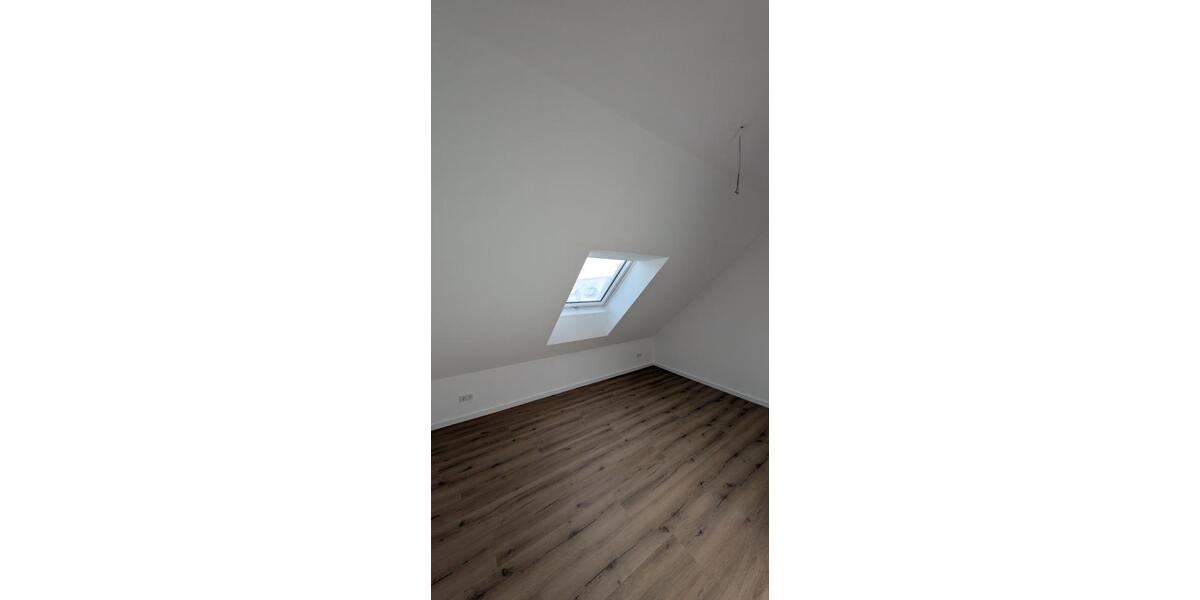 Dachgeschoßwohnung Mainz Laubenheim - 3 Zimmer, 82 m&sup2;, 1.312&euro; | Angebot:25934728