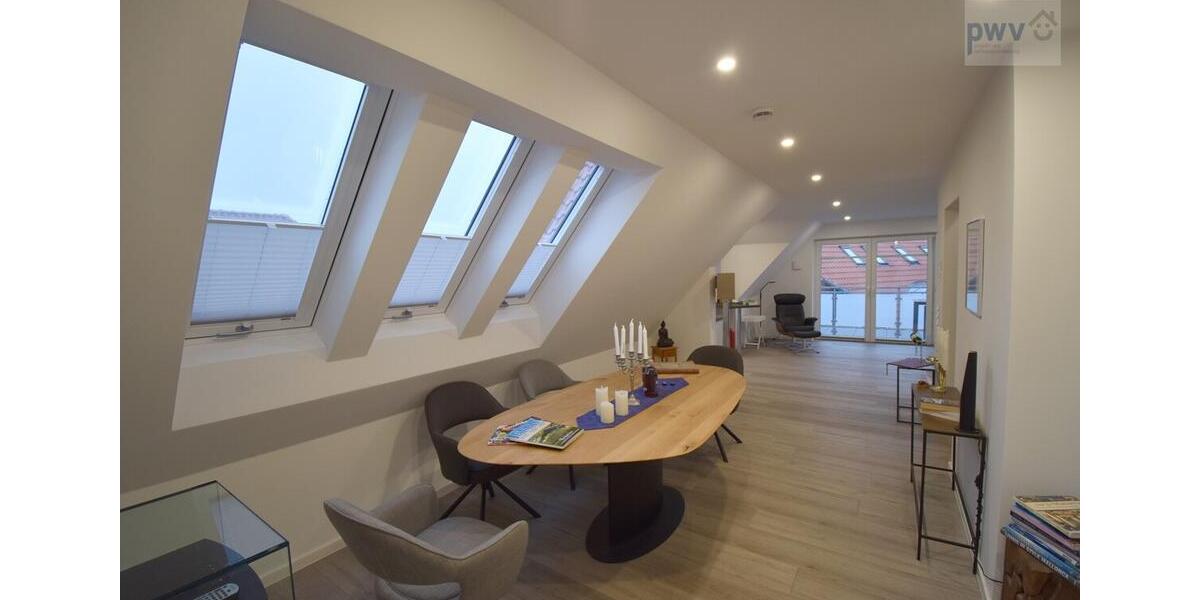 Dachgeschoßwohnung Norden - 3 Zimmer, 92 m&sup2;, 1.080&euro; | Angebot:24941654