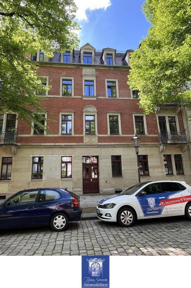 Bemerkenswerte Wohnung mit separater Küche und Parkett in ruhiger Lage!