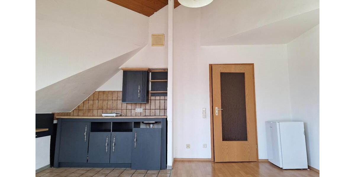 Dachgeschoßwohnung Essen Stadtbezirk III - 1.5 Zimmer, 30 m&sup2;, 406&euro; | Angebot:25258797