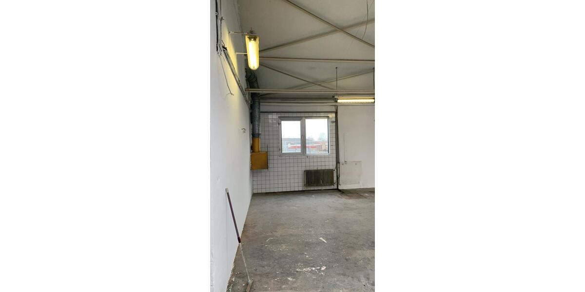 Lagerhalle mit Büroräumen zimmer