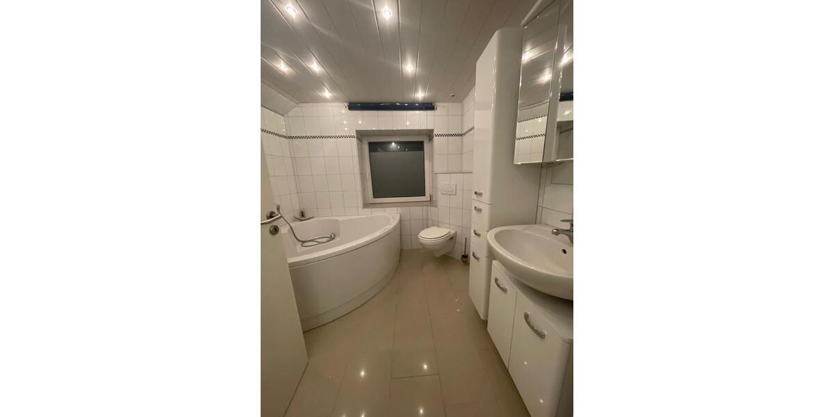 Dachgeschoßwohnung Ibbenbüren - 3 Zimmer, 104 m&sup2;, 1.050&euro; | Angebot:26573017