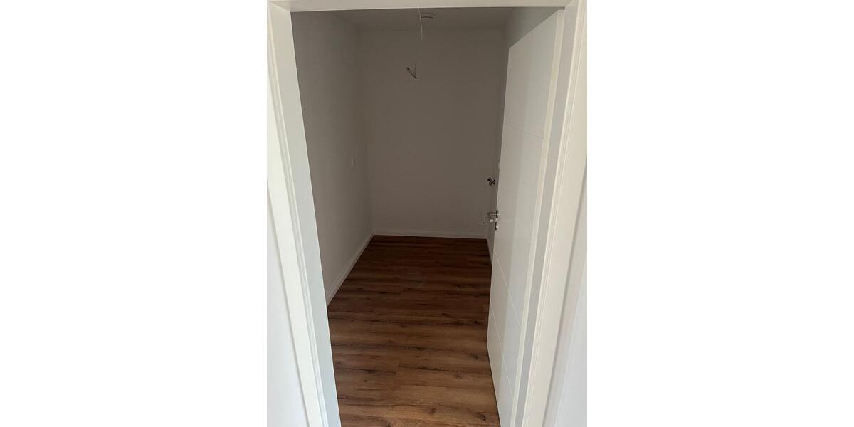 Etagenwohnung Hohn - 3 Zimmer, 82 m&sup2;, 902&euro; | Angebot:26020003