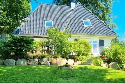 Haus Flintbek - 5 Zimmer, 184 m&sup2;, 2.400&euro; | Angebot:26255590