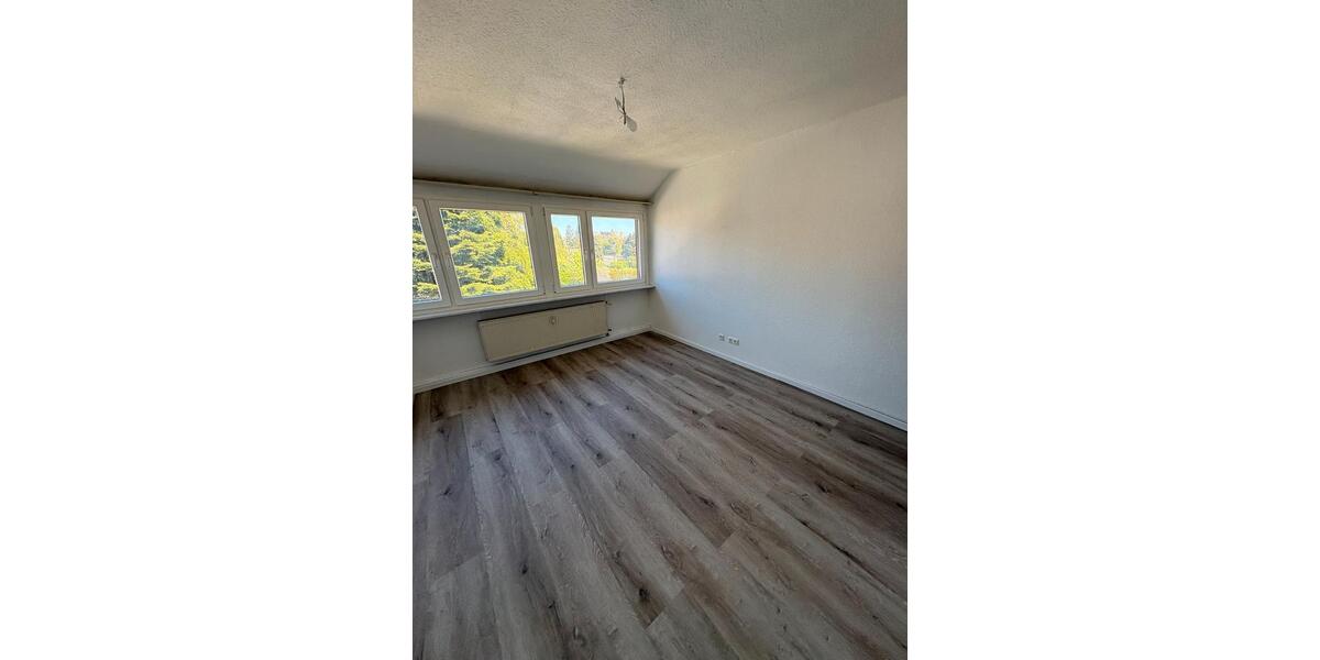 Dachgeschoßwohnung Oberhausen - 2.5 Zimmer, 50 m&sup2;, 590&euro; | Angebot:26405960