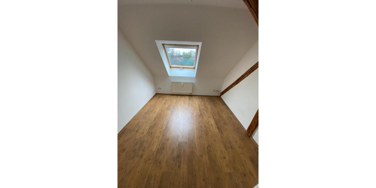 Dachgeschoßwohnung Dessau-Roßlau Brambach - 4 Zimmer, 115 m&sup2;, 690&euro; | Angebot:26587489