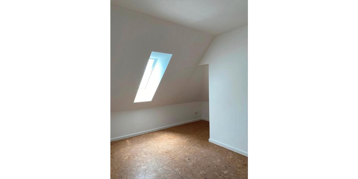Dachgeschoßwohnung Landau an der Isar - 2 Zimmer, 66 m&sup2;, 660&euro; | Angebot:26440984