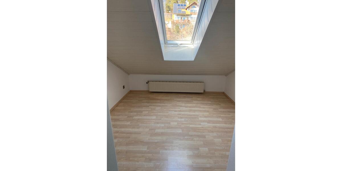 Dachgeschoßwohnung Luhe-Wildenau Wildenau - 3 Zimmer, 109 m&sup2;, 950&euro; | Angebot:25406667