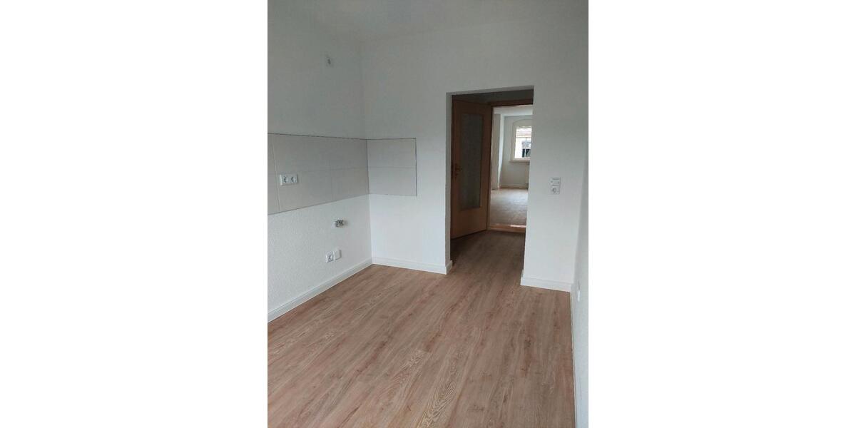 Etagenwohnung Roßwein - 2 Zimmer, 60 m&sup2;, 450&euro; | Angebot:25881003