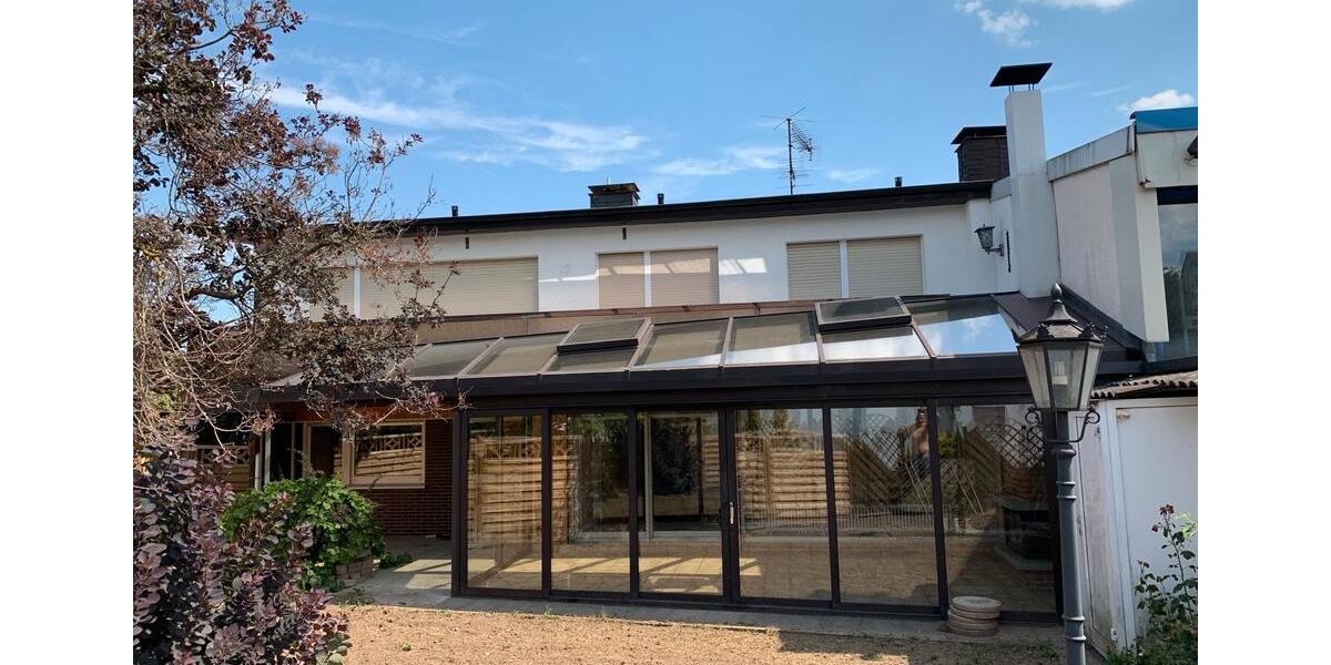 Einfamilienhaus (195 m²) mit Keller, Balkon & Wintergarten 5 zimmer