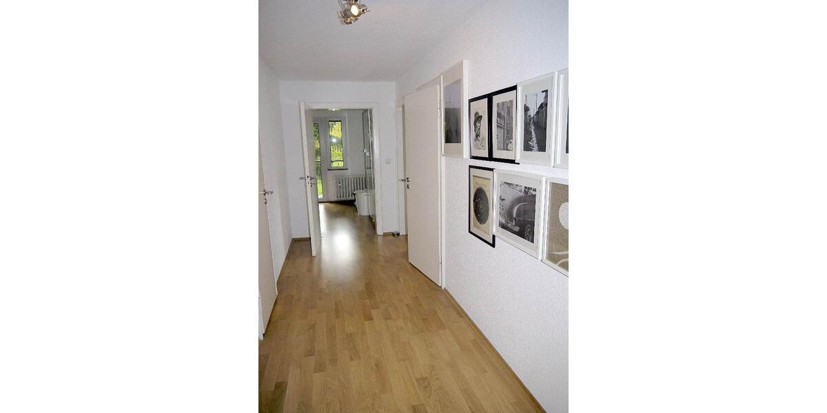 Einfamilienhaus Duisburg Huckingen - 8 Zimmer, 180 m&sup2;, 2.900&euro; | Angebot:23551802