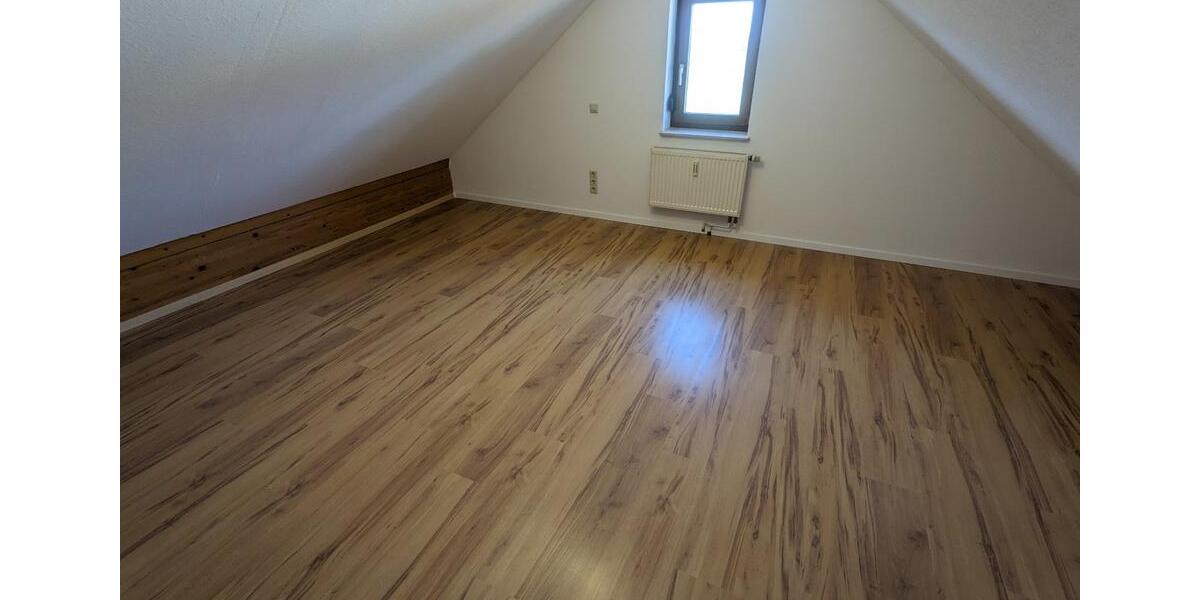 Dachgeschoßwohnung Bietigheim-Bissingen Bissingen - 3 Zimmer, 67 m&sup2;, 1.085&euro; | Angebot:26004497