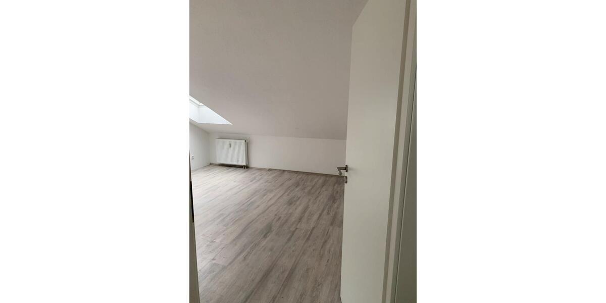 Dachgeschoßwohnung Duisburg Hamborn - 2 Zimmer, 64 m&sup2;, 388&euro; | Angebot:26341744