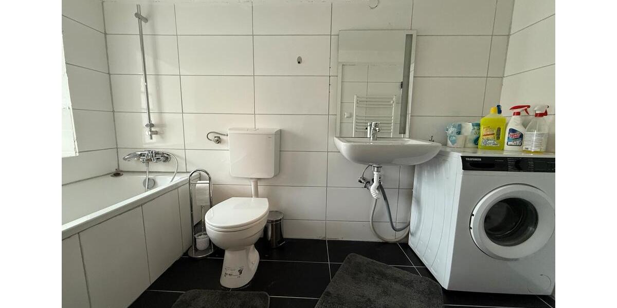 Wohnen auf Zeit Werdohl - 8 Zimmer, 190 m&sup2;, 10&euro; | Angebot:26127806