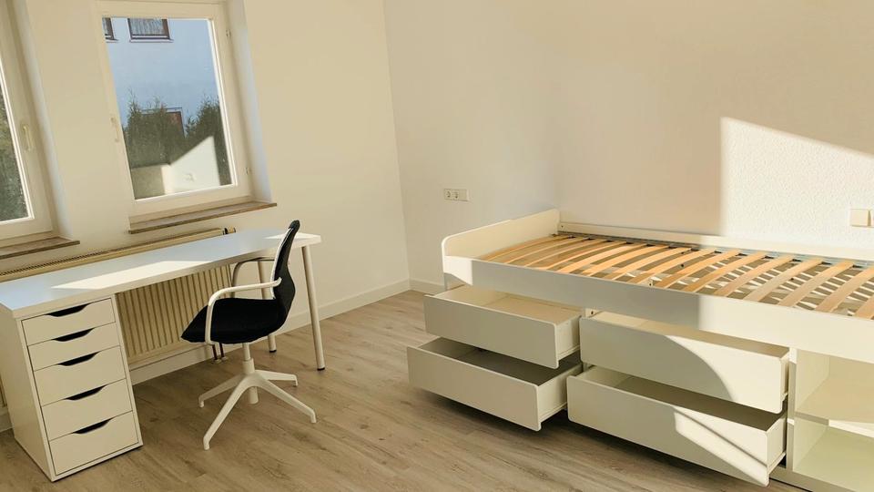 Wohnen auf Zeit Reutlingen Reutlingen (Kernstadt) - 1 Zimmer, 10 m&sup2;, 490&euro; | Angebot:26684194
