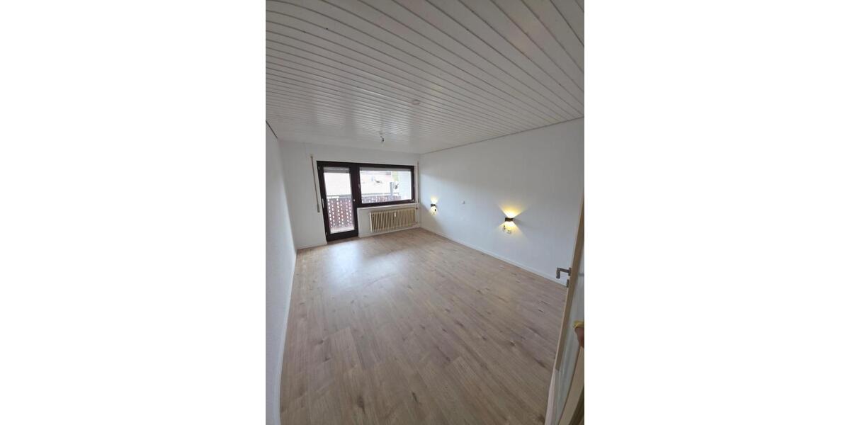 Etagenwohnung Eberstadt - 4 Zimmer, 102 m&sup2;, 1.200&euro; | Angebot:25804653