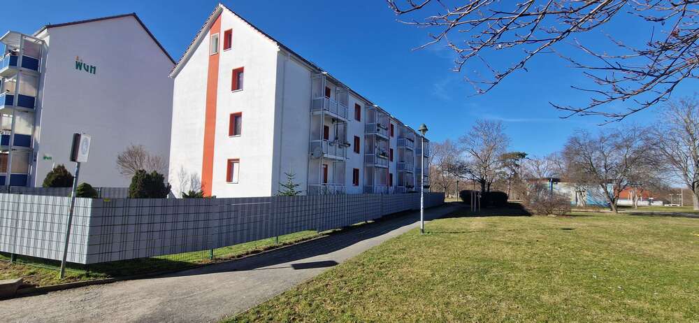 Etagenwohnung Halberstadt Wehrstedt - 4 Zimmer, 73 m&sup2;, 490&euro; | Angebot:25404840