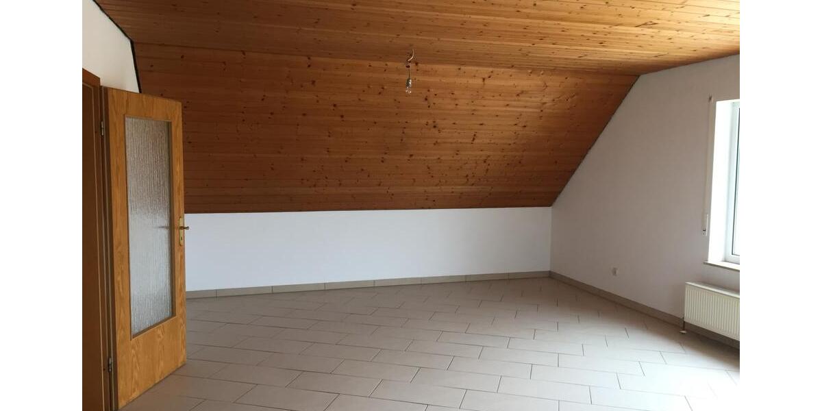 Dachgeschoßwohnung Waldalgesheim - 2 Zimmer, 80 m&sup2;, 770&euro; | Angebot:25906883