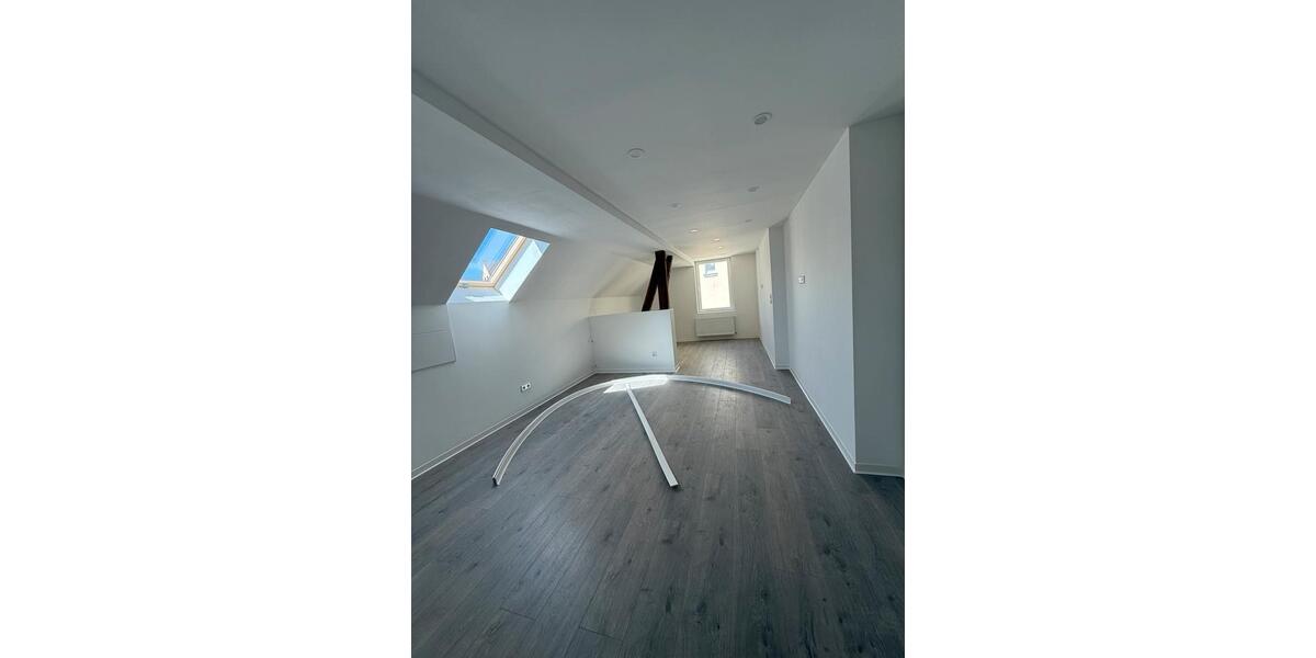 Dachgeschoßwohnung Eschwege - 2 Zimmer, 40 m&sup2;, 320&euro; | Angebot:24983181