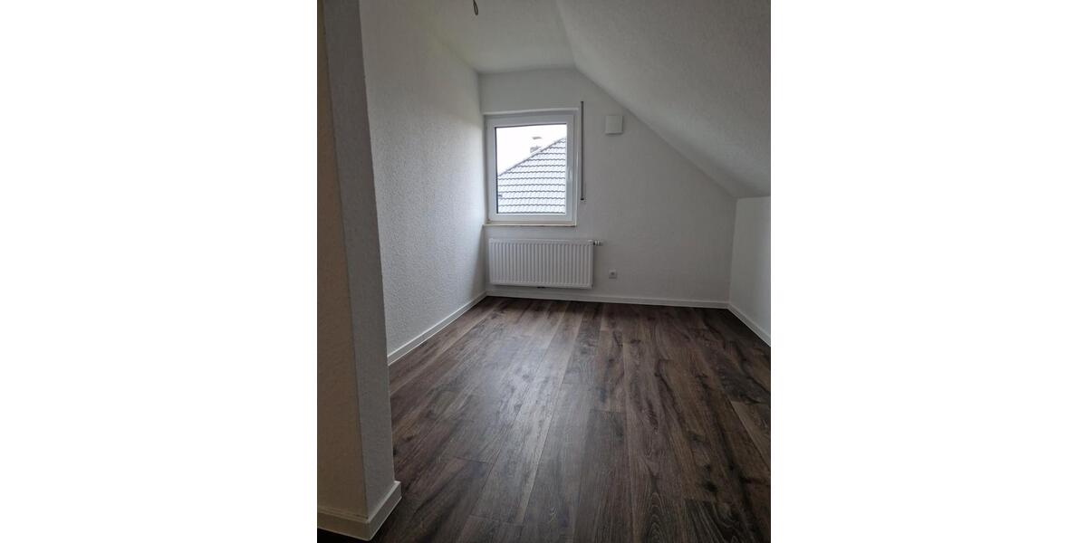 Dachgeschoßwohnung Surwold - 4 Zimmer, 91 m&sup2;, 700&euro; | Angebot:26313545