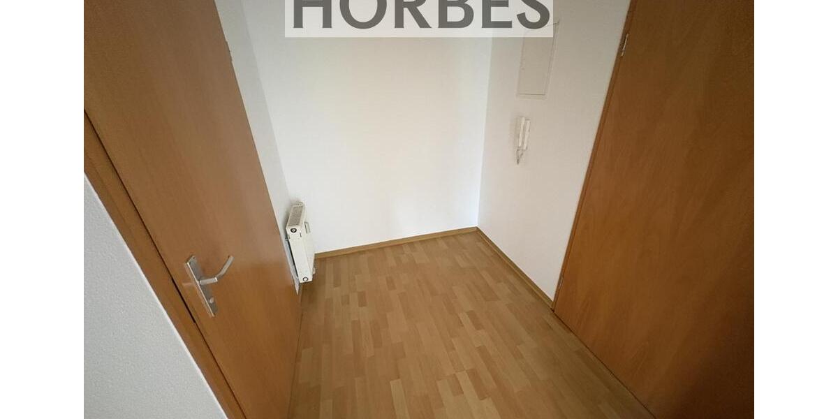 Dachgeschoßwohnung Glauchau - 1 Zimmer, 35 m&sup2;, 260&euro; | Angebot:25988420