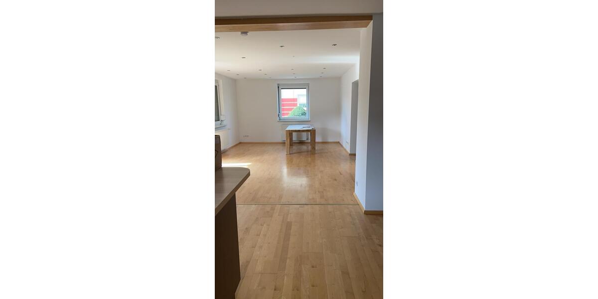 Etagenwohnung Deggendorf - 5 Zimmer, 1 m&sup2;, 1.200&euro; | Angebot:25298360