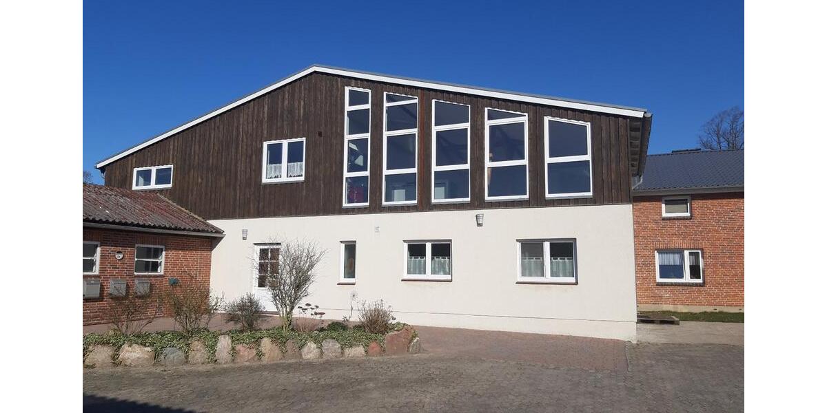 Etagenwohnung Emkendorf - 5 Zimmer, 160 m&sup2;, 1.700&euro; | Angebot:25640400