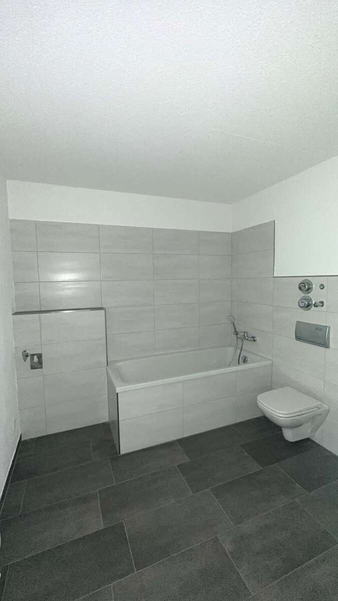 ++ Frisch Sanierte 2-Raumwohnung im blauen Wunder++ 2 zimmer