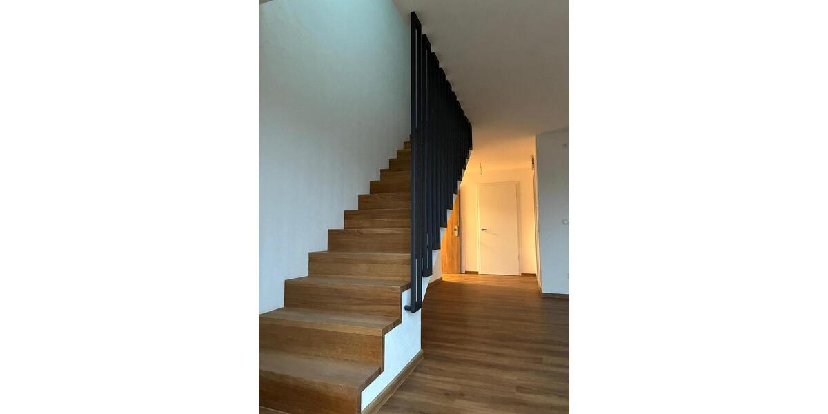 Maisonettenwohnung Kelheim - 4 Zimmer, 120 m&sup2;, 1.670&euro; | Angebot:25641017