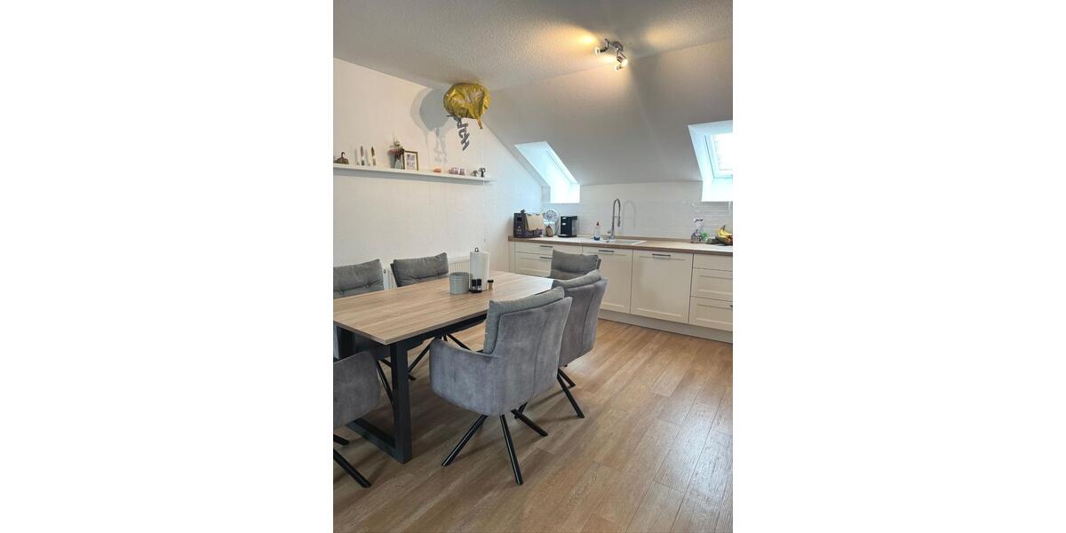 Dachgeschoßwohnung Gütersloh - 3 Zimmer, 94 m&sup2;, 950&euro; | Angebot:23804732