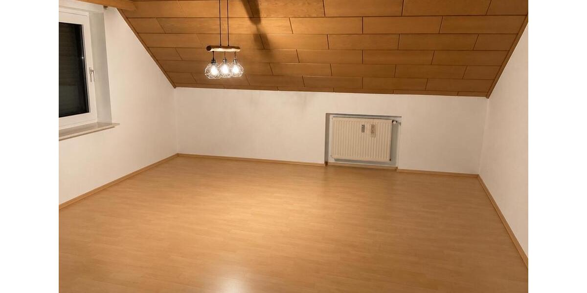 Etagenwohnung Winklarn - 4 Zimmer, 140 m&sup2;, 700&euro; | Angebot:26320607