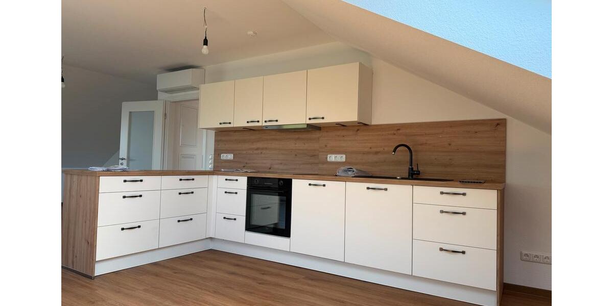 Dachgeschoßwohnung Ebersburg - 4 Zimmer, 90 m&sup2;, 810&euro; | Angebot:26407536